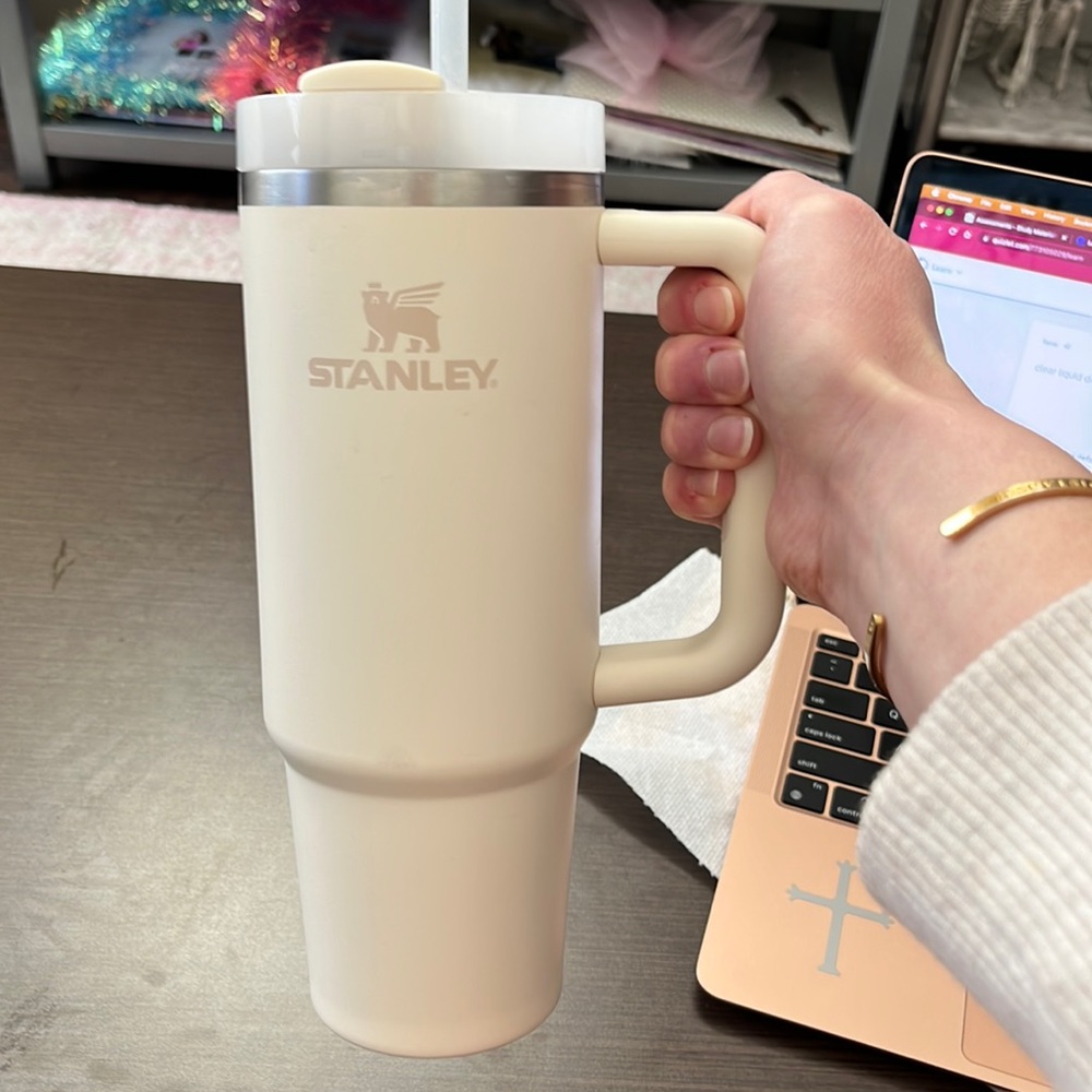 Stanley Quencher H2.0 Flowstate Tumbler 30 oz MESSAGE ME WITH OFFERS!